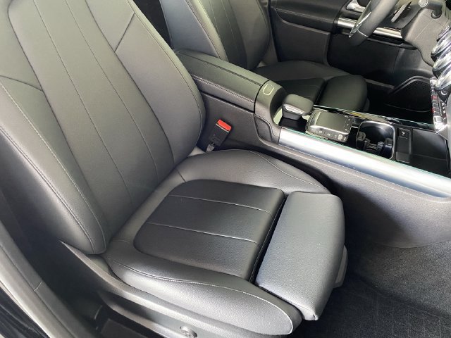 Used 2022 Mercedes-Benz GLA 250 4MATIC image 9