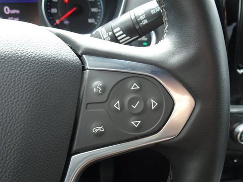 Used 2023 Chevrolet Traverse LT FWD image 24