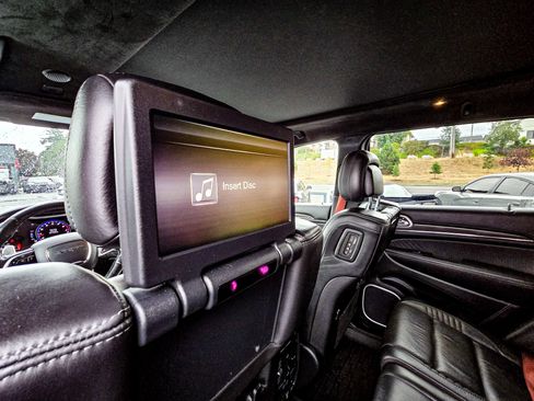 Used 2020 Jeep Grand Cherokee SRT image 12