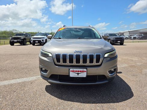 Used 2020 Jeep Cherokee Limited w/ Technology Group FWD image 2