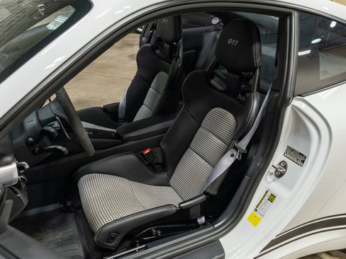 Used 2019 Porsche 911 Carrera T RWD image 35