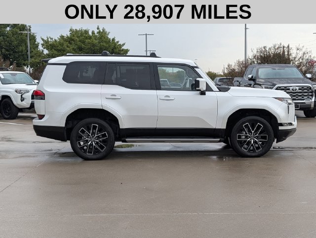 Used 2025 Lexus GX 550 w/ Accessory Package (2T) AWD/4WD image 4