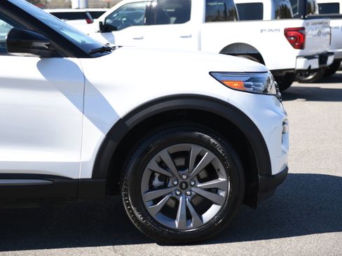 Used 2023 Ford Explorer XLT w/ Equipment Group 202A image 4