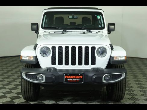 Used 2022 Jeep Gladiator Sport AWD/4WD image 17