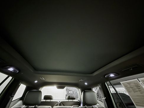 Used 2024 Cadillac XT6 Luxury image 26