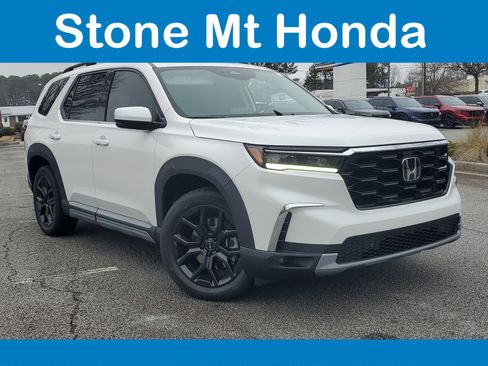 New 2025 Honda Pilot Touring image 1