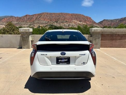 Used 2018 Toyota Prius Four Touring image 7