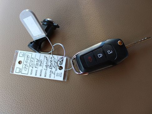 Used 2022 Ford F350 Lariat w/ Camper Package image 32