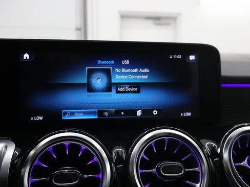 Used 2022 Mercedes-Benz GLB 35 AMG 4MATIC image 50