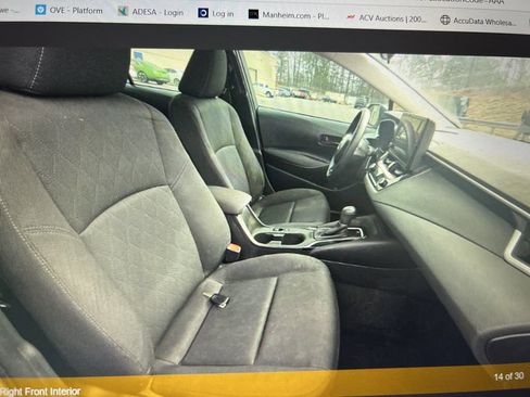 Used 2025 Toyota Corolla LE image 11