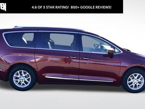Used 2020 Chrysler Pacifica Touring-L image 5