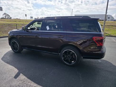 Certified 2024 Ford Expedition Limited image 7
