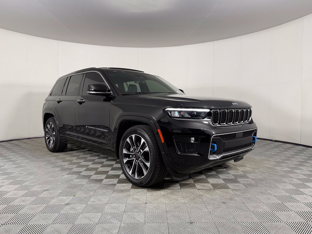 Used 2024 Jeep Grand Cherokee Overland w/ Luxury Tech Group IV AWD/4WD image 6