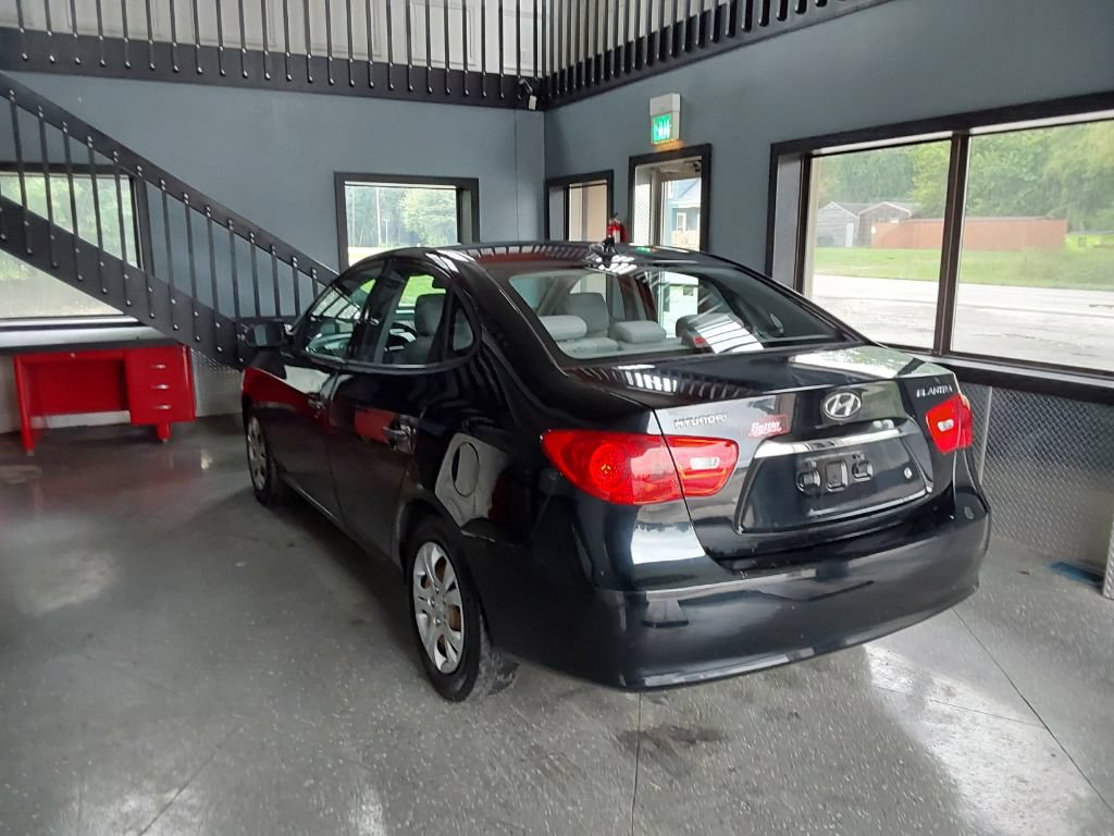 Used 2010 Hyundai Elantra GLS FWD image 7