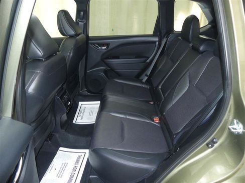 Used 2025 Subaru Forester Limited AWD/4WD image 21