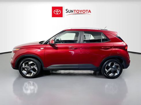 Used 2025 Hyundai Venue SEL FWD image 7