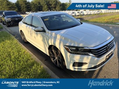 Used 2021 Volkswagen Passat 2.0T SE