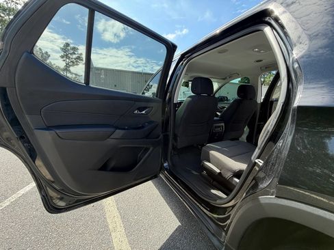 Used 2020 Chevrolet Traverse LT FWD image 24