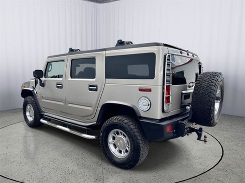 Used 2005 HUMMER H2 w/ Preferred Equipment Group AWD/4WD image 10