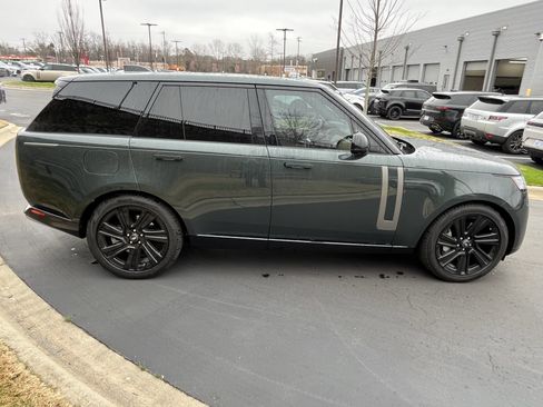 Used 2023 Land Rover Range Rover SE image 8