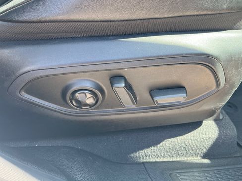 Used 2022 Jeep Grand Cherokee L Limited RWD image 30