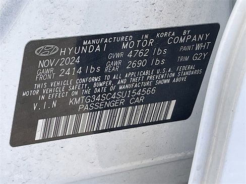 Used 2025 Genesis G70 2.5T image 28