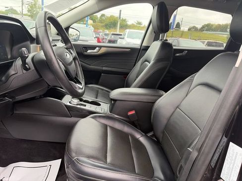 Used 2022 Ford Escape Titanium AWD/4WD image 13