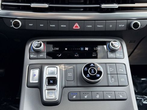 Certified 2025 Hyundai Palisade Calligraphy AWD/4WD image 7