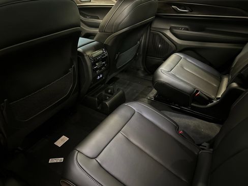 New 2025 Jeep Grand Cherokee L Limited w/ Black Appearance Package image 11