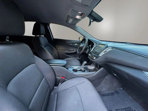 Used 2017 Chevrolet Malibu LT FWD image 16