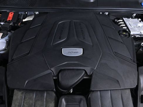 Certified 2023 Porsche Cayenne Coupe AWD/4WD image 26