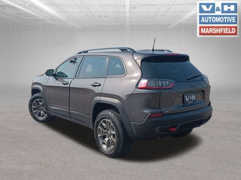 Used 2022 Jeep Cherokee Trailhawk w/ Comfort/Convenience Group AWD/4WD image 4
