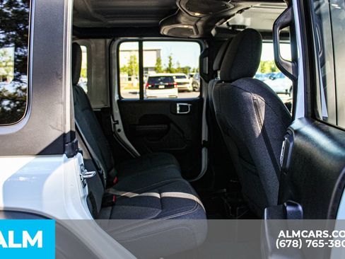 Used 2025 Jeep Wrangler Unlimited Sport AWD/4WD image 18