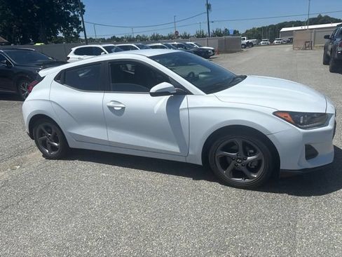 Used 2019 Hyundai Veloster 2.0 FWD image 2