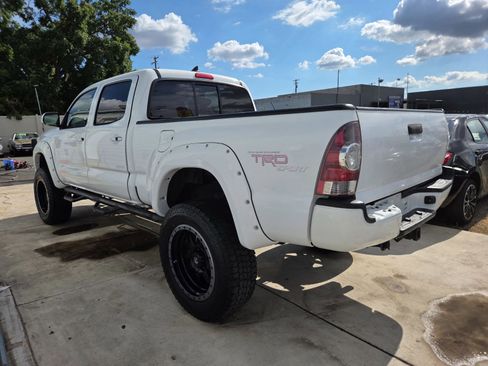Used 2012 Toyota Tacoma 4x4 Double Cab w/ TRD Sport Pkg image 2
