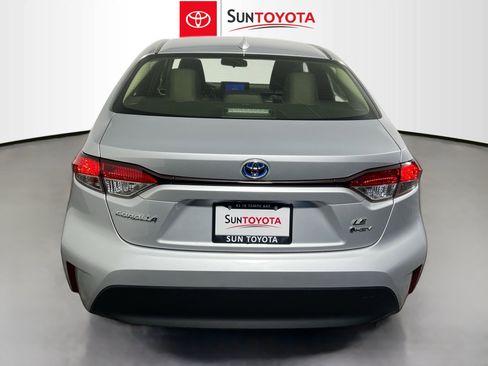 Used 2025 Toyota Corolla LE image 5