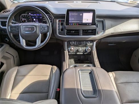 Used 2021 GMC Yukon XL SLT w/ SLT Luxury Plus Package image 16