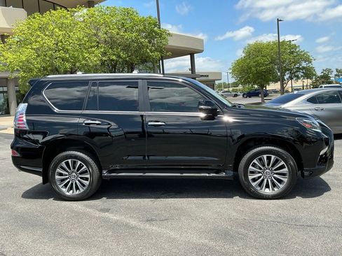 Certified 2023 Lexus GX 460 Luxury w/ Accessory Package AWD/4WD image 2