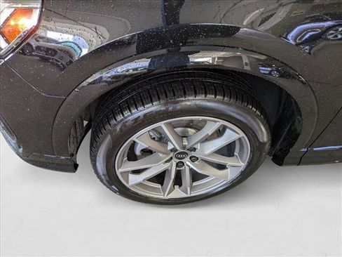 New 2025 Audi Q3 2.0T Premium image 10
