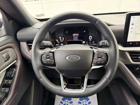 Used 2025 Ford Explorer Platinum w/ Ultimate Package image 30