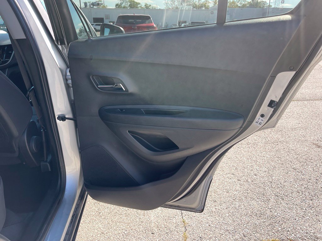 Used 2019 Chevrolet Trax LT FWD image 18