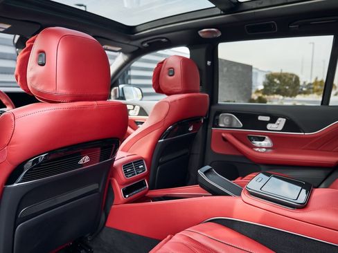 Used 2026 Mercedes-Benz Maybach GLS 600 4MATIC image 45