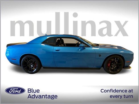 Used 2023 Dodge Challenger SRT Hellcat image 2