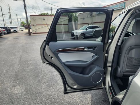 Used 2017 Audi Q5 3.0T Premium Plus w/ Technology Package image 24