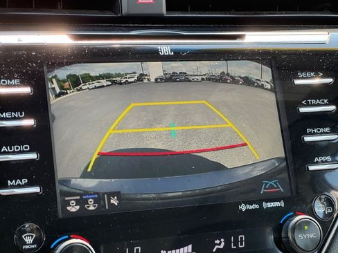Used 2019 Toyota Camry XLE FWD image 24