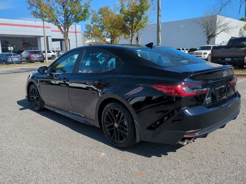 Used 2025 Toyota Camry SE image 7