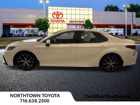 Used 2024 Toyota Camry SE image 23