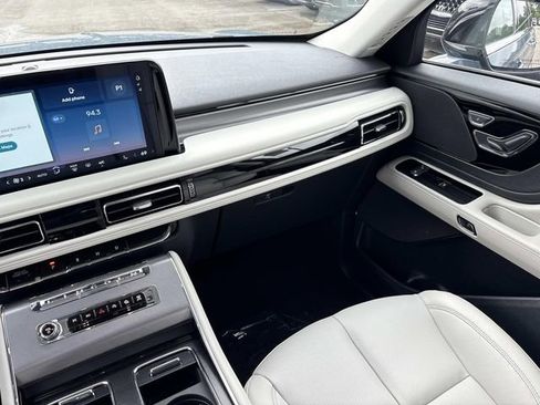New 2026 Lincoln Aviator AWD image 14
