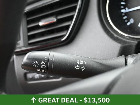 Used 2020 Nissan Rogue Sport S image 25