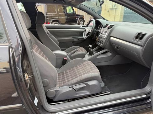 Used 2007 Volkswagen GTI 2-Door image 26